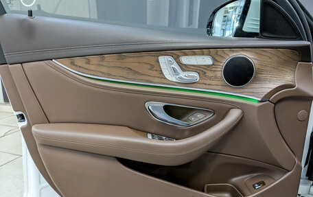 Mercedes-Benz E-Класс, 2020 год, 3 600 000 рублей, 19 фотография