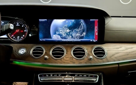 Mercedes-Benz E-Класс, 2020 год, 3 600 000 рублей, 15 фотография