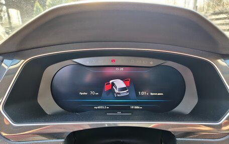 Volkswagen Tiguan II, 2018 год, 2 200 000 рублей, 5 фотография