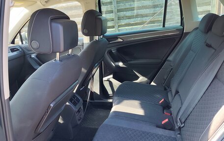 Volkswagen Tiguan II, 2018 год, 2 200 000 рублей, 7 фотография