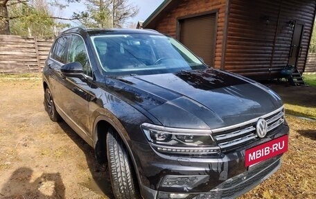 Volkswagen Tiguan II, 2018 год, 2 200 000 рублей, 2 фотография