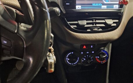 Peugeot 2008 II, 2014 год, 745 000 рублей, 11 фотография