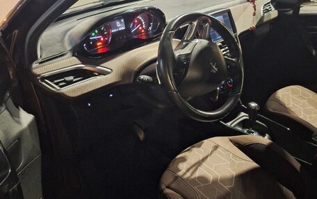 Peugeot 2008 II, 2014 год, 745 000 рублей, 12 фотография