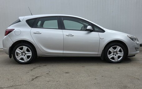 Opel Astra J, 2011 год, 620 000 рублей, 4 фотография