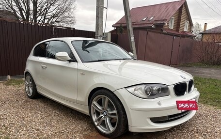BMW 1 серия, 2011 год, 1 050 000 рублей, 2 фотография