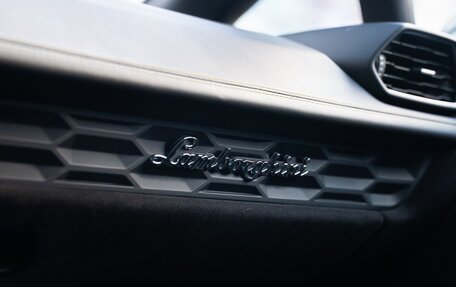 Lamborghini Huracán, 2017 год, 19 000 000 рублей, 10 фотография