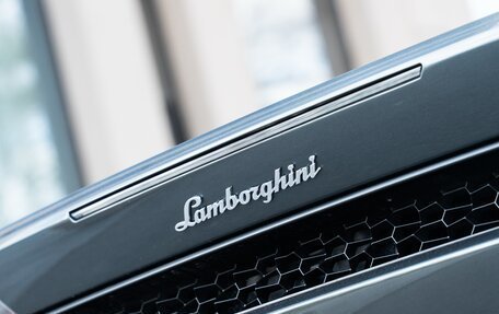 Lamborghini Huracán, 2017 год, 19 000 000 рублей, 9 фотография