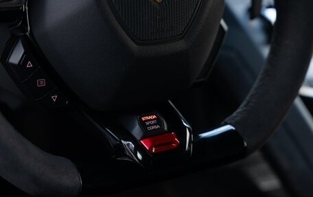 Lamborghini Huracán, 2017 год, 19 000 000 рублей, 14 фотография