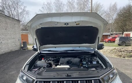 Toyota Land Cruiser Prado 150 рестайлинг 2, 2020 год, 5 730 000 рублей, 19 фотография