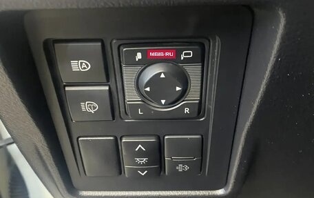 Toyota Land Cruiser Prado 150 рестайлинг 2, 2020 год, 5 730 000 рублей, 17 фотография