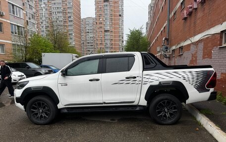 Toyota Hilux VIII, 2021 год, 5 900 000 рублей, 2 фотография