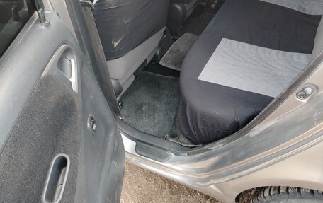 Toyota Vitz, 2005 год, 490 000 рублей, 3 фотография