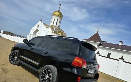 Toyota Land Cruiser 200, 2015 год, 3 950 000 рублей, 9 фотография