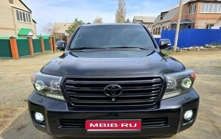 Toyota Land Cruiser 200, 2015 год, 3 950 000 рублей, 18 фотография