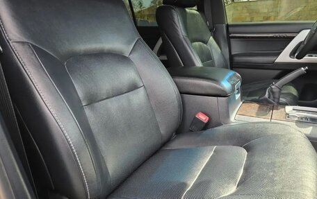 Toyota Land Cruiser 200, 2015 год, 3 950 000 рублей, 29 фотография