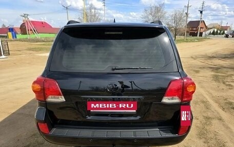 Toyota Land Cruiser 200, 2015 год, 3 950 000 рублей, 10 фотография