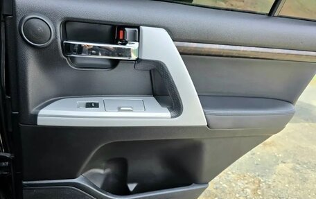 Toyota Land Cruiser 200, 2015 год, 3 950 000 рублей, 40 фотография