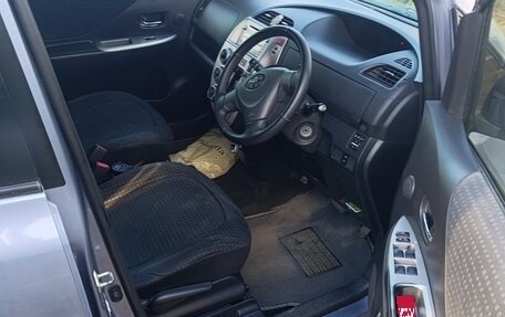 Toyota Ractis I, 2009 год, 800 000 рублей, 15 фотография