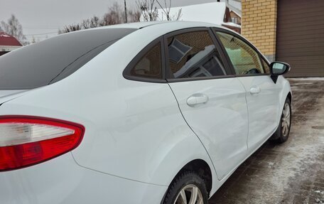 Ford Fiesta, 2015 год, 860 000 рублей, 2 фотография