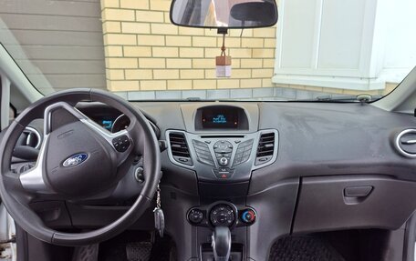 Ford Fiesta, 2015 год, 860 000 рублей, 9 фотография