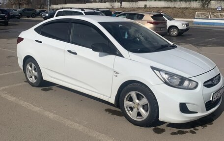 Hyundai Solaris II рестайлинг, 2013 год, 620 000 рублей, 2 фотография