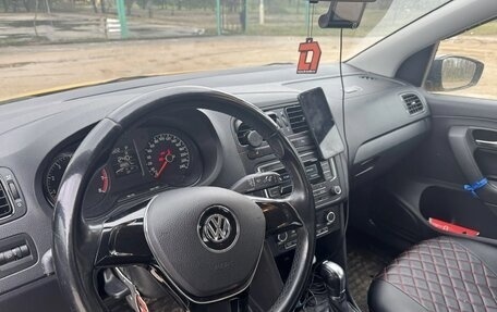 Volkswagen Polo VI (EU Market), 2017 год, 1 350 000 рублей, 6 фотография