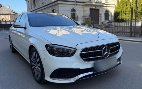 Mercedes-Benz E-Класс, 2022 год, 4 837 000 рублей, 4 фотография