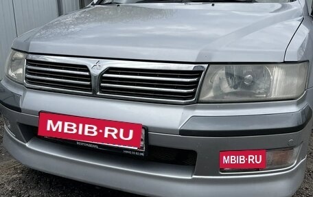 Mitsubishi Space Wagon III, 2001 год, 400 000 рублей, 2 фотография