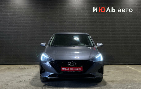 Hyundai Solaris II рестайлинг, 2021 год, 1 580 000 рублей, 2 фотография