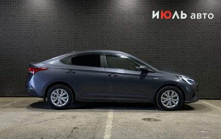 Hyundai Solaris II рестайлинг, 2021 год, 1 580 000 рублей, 4 фотография