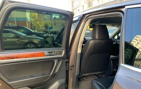 Volkswagen Touareg III, 2010 год, 1 800 000 рублей, 10 фотография