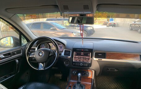 Volkswagen Touareg III, 2010 год, 1 800 000 рублей, 8 фотография