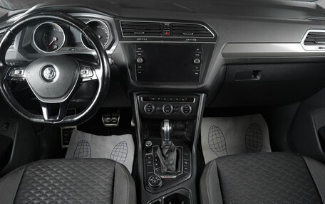 Volkswagen Tiguan II, 2018 год, 2 990 000 рублей, 12 фотография