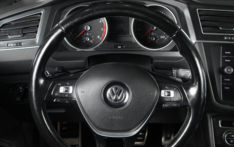 Volkswagen Tiguan II, 2018 год, 2 990 000 рублей, 13 фотография