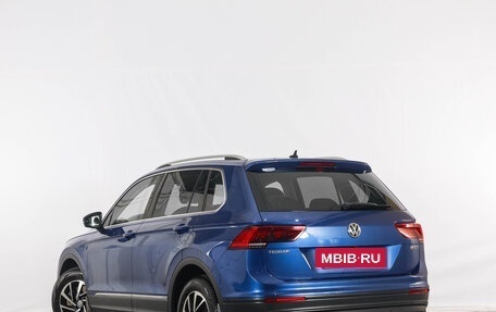 Volkswagen Tiguan II, 2018 год, 2 990 000 рублей, 5 фотография