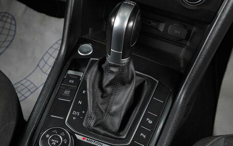 Volkswagen Tiguan II, 2018 год, 2 990 000 рублей, 16 фотография