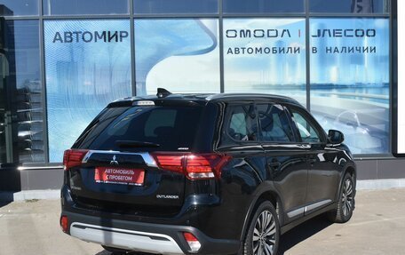 Mitsubishi Outlander III рестайлинг 3, 2019 год, 2 200 000 рублей, 5 фотография