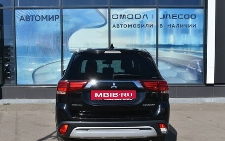 Mitsubishi Outlander III рестайлинг 3, 2019 год, 2 200 000 рублей, 6 фотография