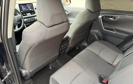 Toyota RAV4, 2019 год, 3 375 000 рублей, 14 фотография