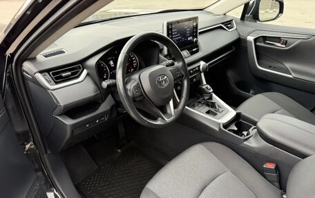 Toyota RAV4, 2019 год, 3 375 000 рублей, 13 фотография