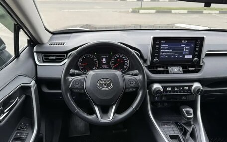 Toyota RAV4, 2019 год, 3 375 000 рублей, 17 фотография