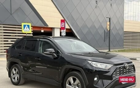 Toyota RAV4, 2019 год, 3 375 000 рублей, 3 фотография