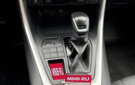 Toyota RAV4, 2019 год, 3 375 000 рублей, 25 фотография