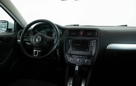 Volkswagen Jetta VI, 2013 год, 1 173 500 рублей, 12 фотография