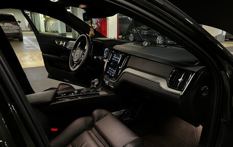 Volvo V60 II, 2019 год, 3 990 000 рублей, 2 фотография