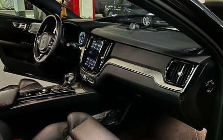 Volvo V60 II, 2019 год, 3 990 000 рублей, 8 фотография