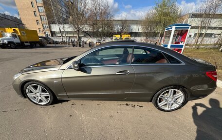 Mercedes-Benz E-Класс, 2010 год, 1 370 000 рублей, 3 фотография