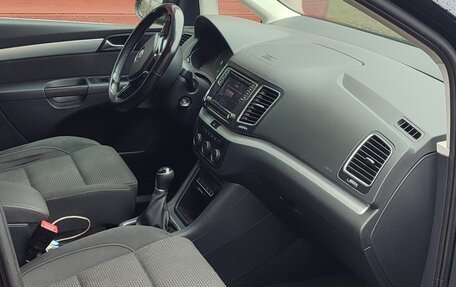 Volkswagen Sharan II, 2018 год, 1 850 000 рублей, 3 фотография