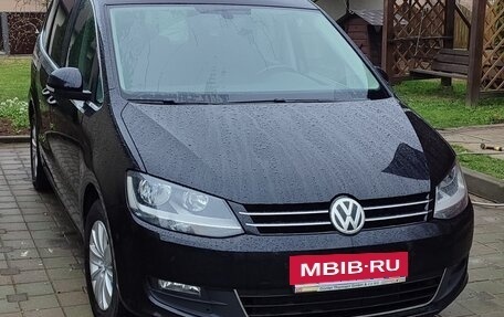Volkswagen Sharan II, 2018 год, 1 850 000 рублей, 2 фотография