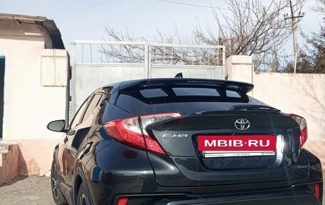 Toyota C-HR I рестайлинг, 2019 год, 2 370 000 рублей, 3 фотография